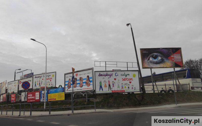 Banery reklamowe przy dworcu PKS w Koszalinie