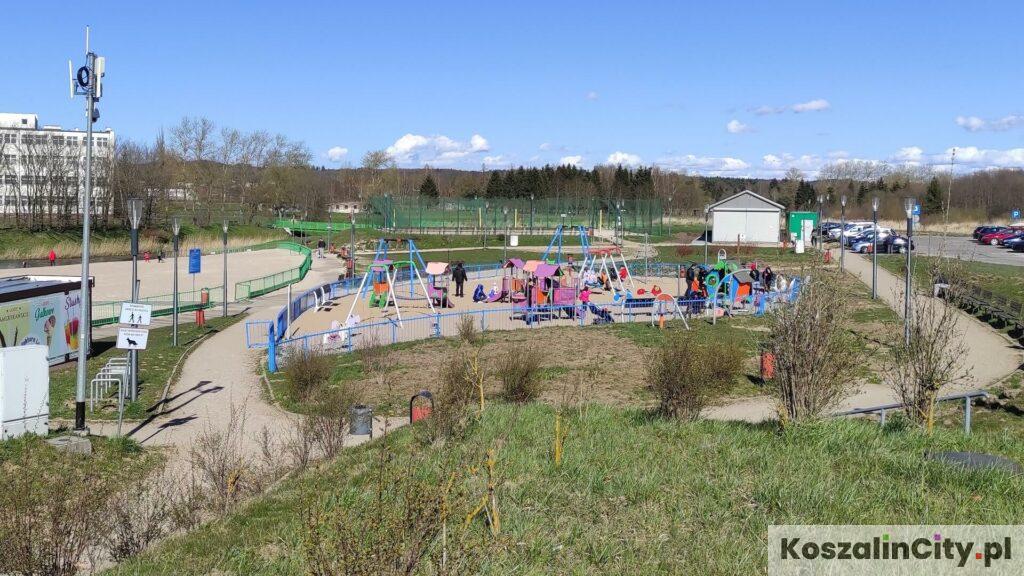 Plac zabaw przy Wodnej Dolinie w Koszalinie
