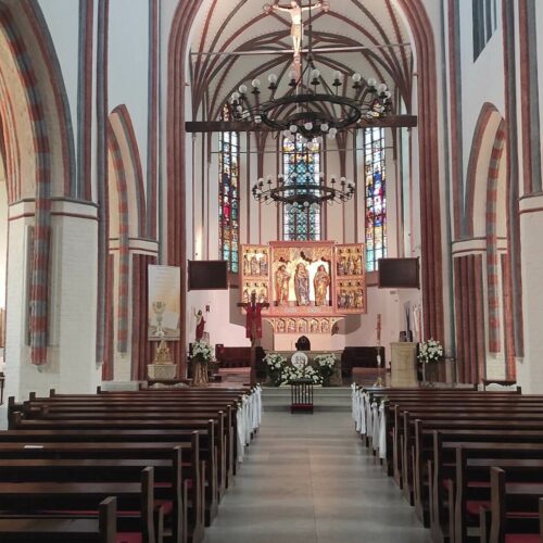 Ingres biskupa Krzysztofa Zadarko. Nowy ordynariusz rozpoczął posługę w koszalińskiej katedrze