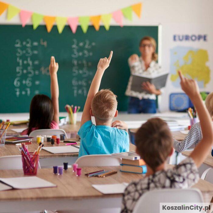 Samorząd wybrał projekty edukacyjne na 2026 rok – wsparcie dla nauki i oświaty w regionie
