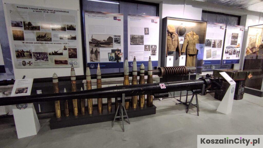 Uzbrojenie na wystawie w muzeum wojskowym
