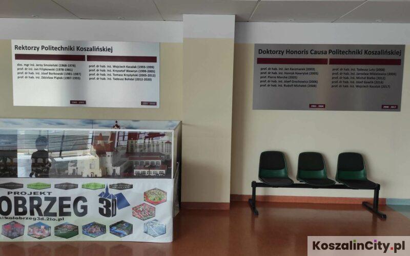 Tuż przy wejściu głównych do Politechniki w Koszalinie