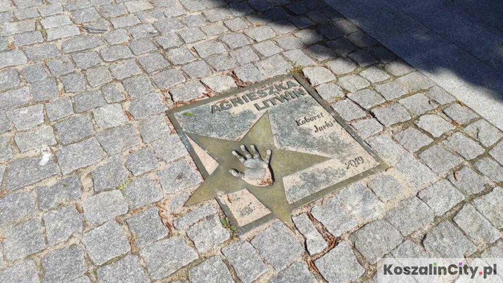 Agnieszka Litwin - Kabaret Jurki - Odcisk dłoni na Alei Gwiazd Kabaretu w Koszalinie