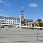 Rynek Staromiejski przed Urzędem Miejskim w Koszalinie