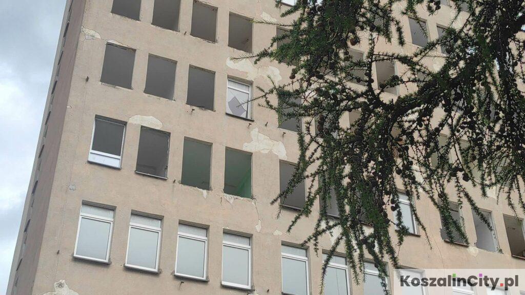 Prace rozbiórkowe - usunięcie okien