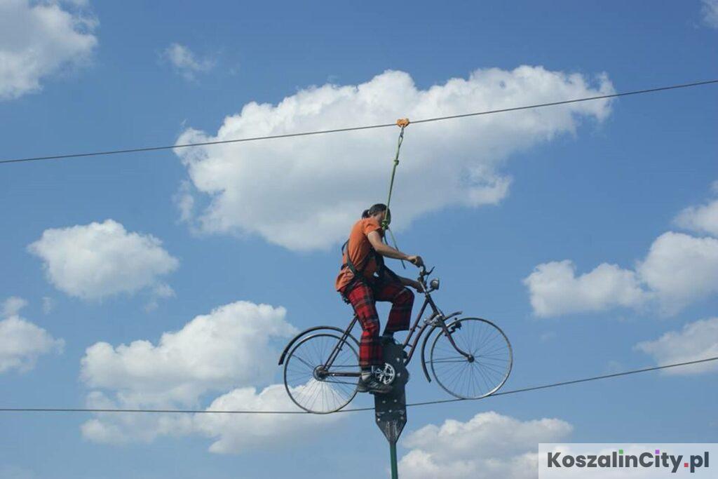 Jazda rowerem po linie w podkołobrzeskim parku Dziki Zachód Zieleniewo