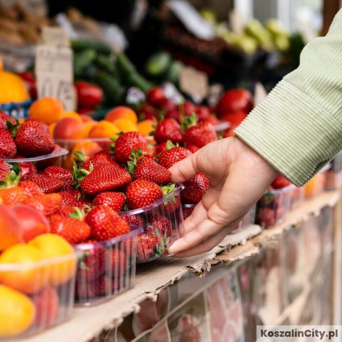 Nielegalne środki ochrony roślin to realne zagrożenie. Policja i służby ostrzegają rolników