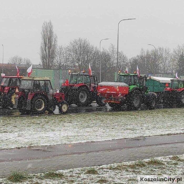 Protest rolników. W piątek ciągniki zablokują m.in. ulice w Koszalinie, Sianowie i Mielnie [MAPA PROTESTÓW]