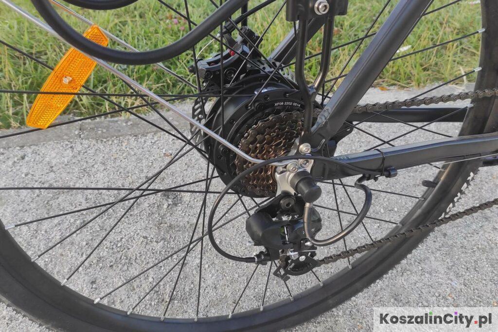Silnik, hamulce tarczowe i przerzutki tyle w rowerze elektrycznym Less.Bike