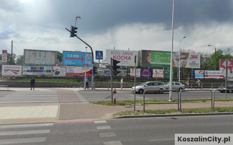 Reklamy przy dworcu PKS w Koszalinie