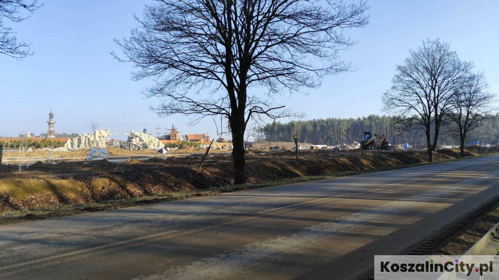 Plac budowy parku rozrywki w Brojcach