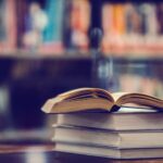 Książki w bibliotece miejskiej