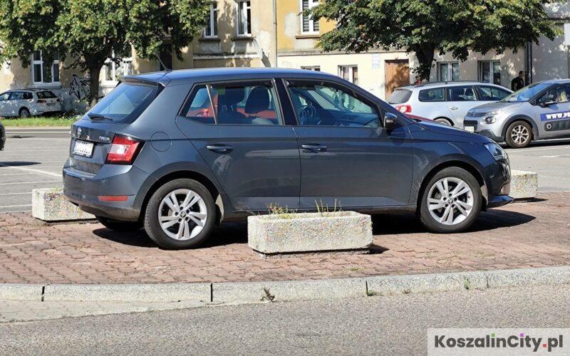 Parkowanie na chodniku