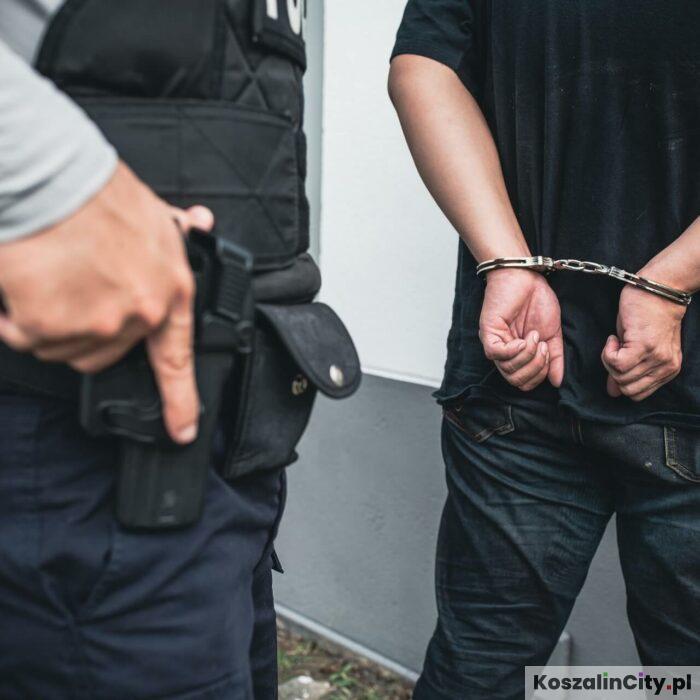 Awantura w gminie Będzino zakończona atakiem nożem. Sprawca trafił do aresztu