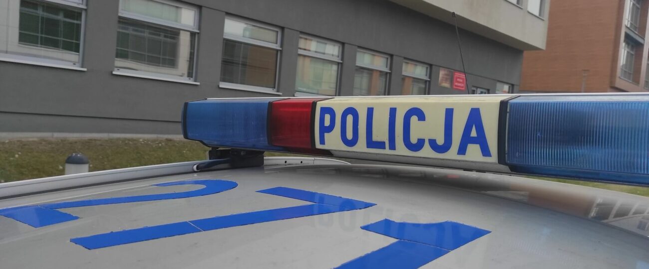 Koszalin: Policja rozbiła nielegalny zlot. 75 pojazdów skontrolowanych, 26 mandatów i przestępstwo