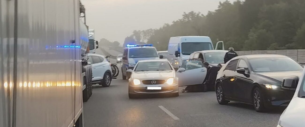 Nagranie akcji policji na S6! Blokada drogi i zatrzymanie podejrzanego [VIDEO + zdjęcia] 🔴