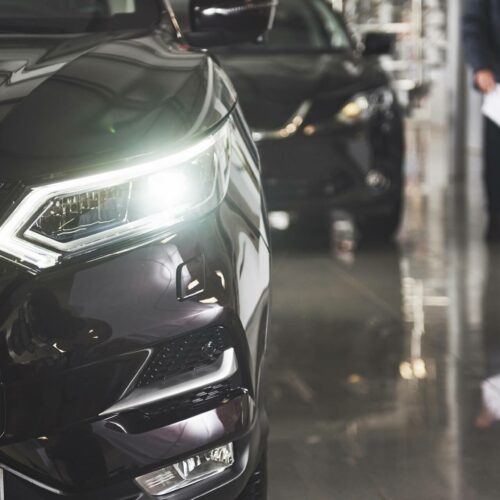 Bezpłatna kontrola świateł pojazdu w listopadowe soboty. Trwa ogólnopolska akcja Policji