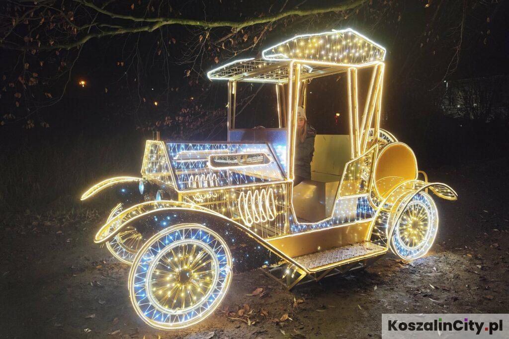 Samochód iluminacja świąteczna