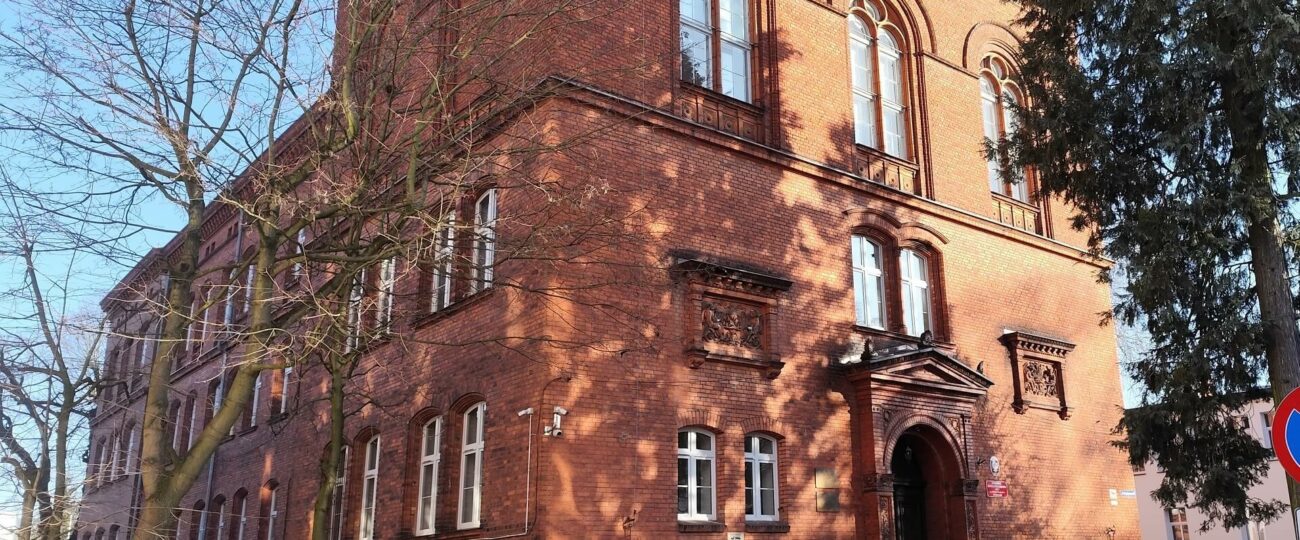 Pomóżmy uczniom ze sportowej “Jedynki” w zakupie reprezentacyjnych stroi sportowych!