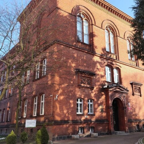 Uczniowie z Koszalina mogą wygrać dla szkoły 5 tysięcy złotych. Ruszył ogólnopolski konkurs #ZnamTeNumery